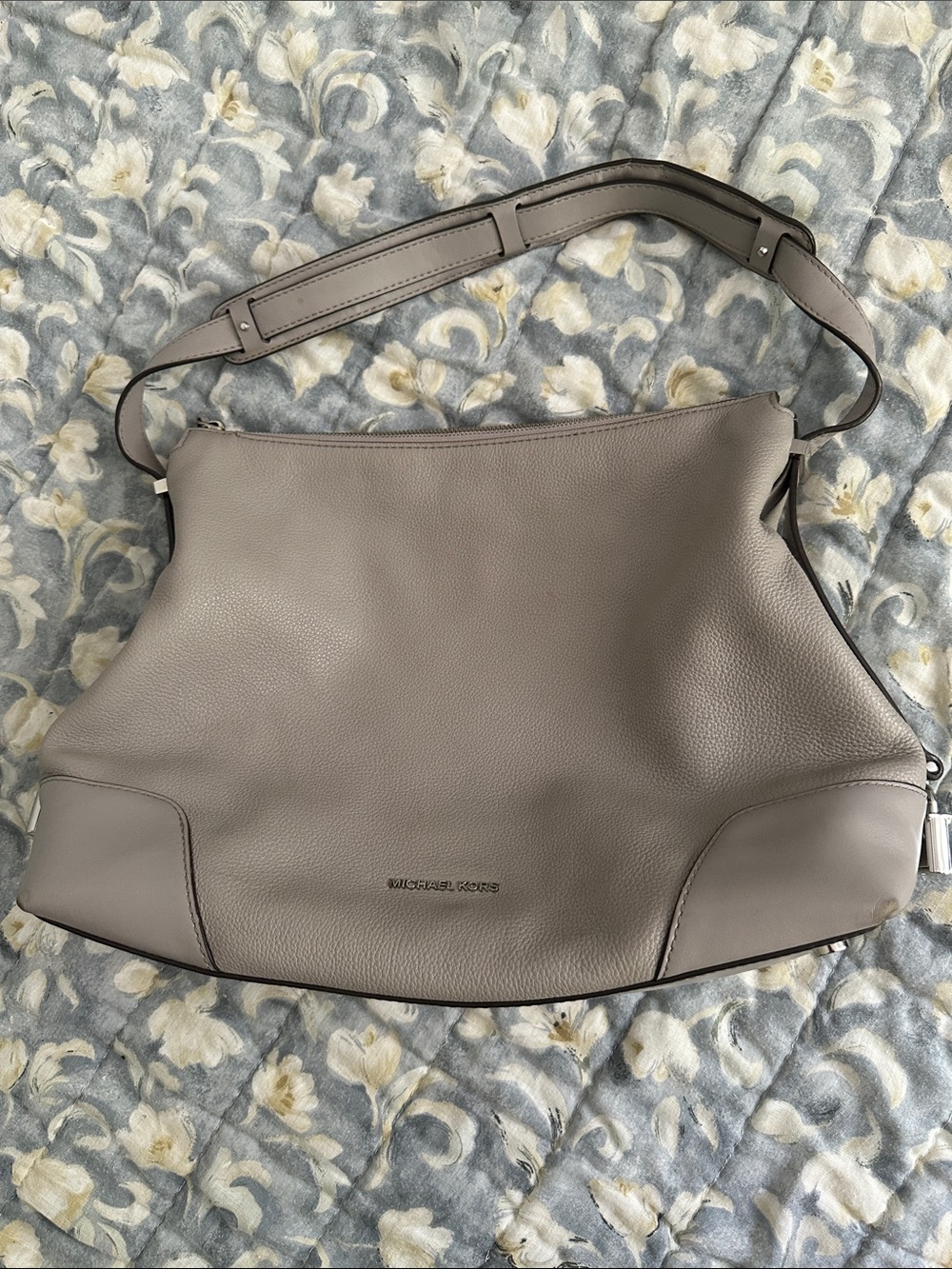 Michael Kors Grey Leather Shoulder Bag